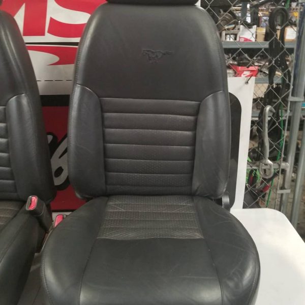 1999-2004 Mustang GT front seats - Image 3