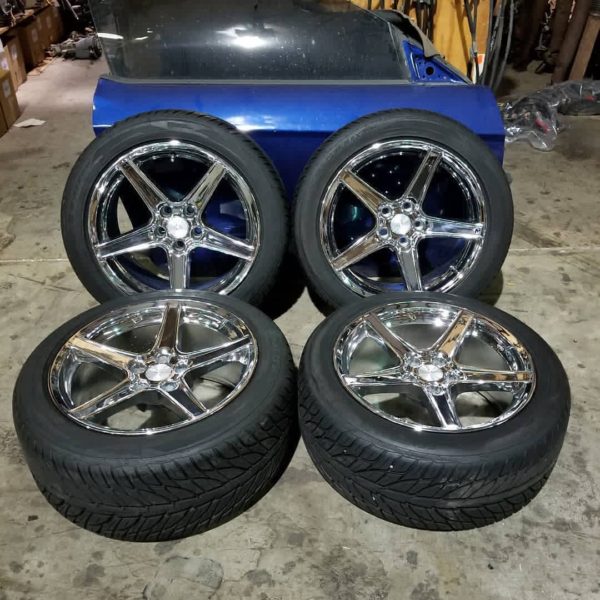 18-inch staggered Replica Saleen Wheels