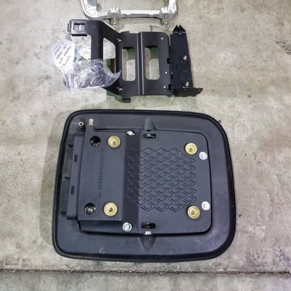 2003-04 Mach 1 Shaker Hat and Bracket - Image 2