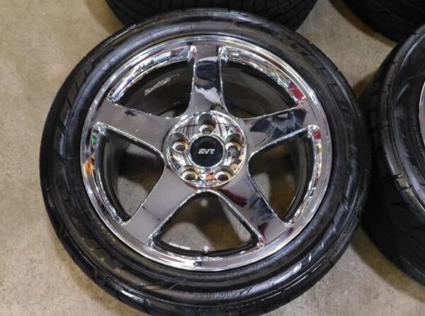 03 04 Ford Mustang Cobra OEM Chrome 17"x9" Wheels & amp; 275/40 Tires D03 - Image 17