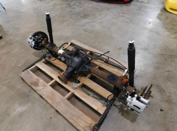 2007 Ford Mustang GT 4.6L 3V 8.8 Rearend Axle Assembly 3.31 Gear H11 - Image 2