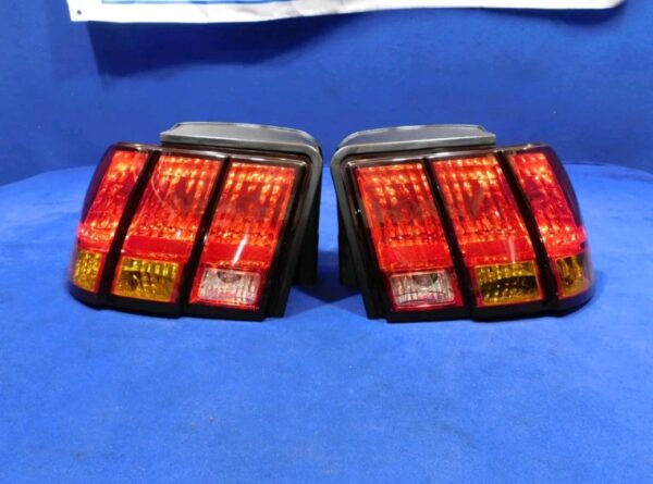 99-01 COBRA Tail Lights - Image 2