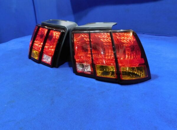 99-01 COBRA Tail Lights - Image 7