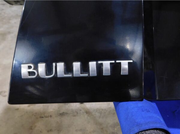 2001 Mustang Bullitt OEM Decklid (No Spoiler, Black) – Take Off B27 - Image 5