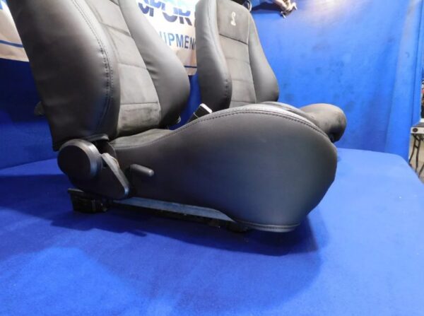 2003-2004 Cobra Front Seats (Coupe & Convertible) - Image 19