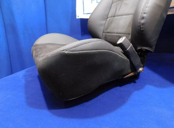 2003-2004 Cobra Front Seats (Coupe & Convertible) - Image 24