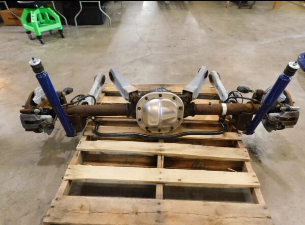 1999 Mustang GT 8.8 Solid Rearend Axle Assembly With A 3.27 Gear G03 - Image 4