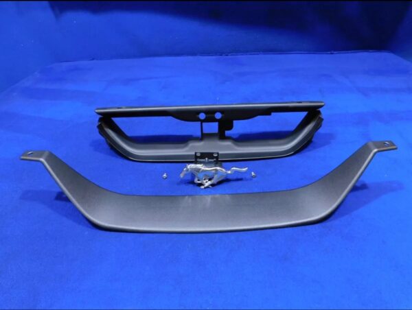 03-04 Mustang Mach 1 Front Bumper Grille